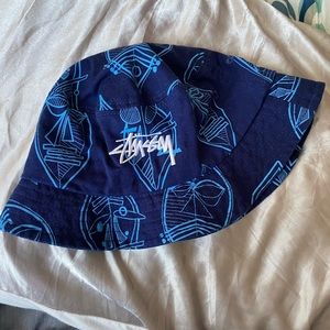 stussy bucket hat